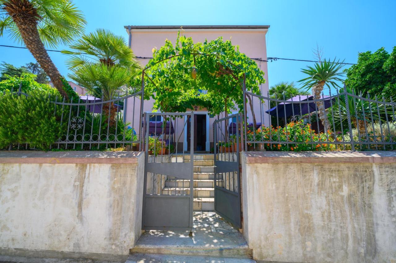 Apartmani Loreta Mali Losinj Exterior photo