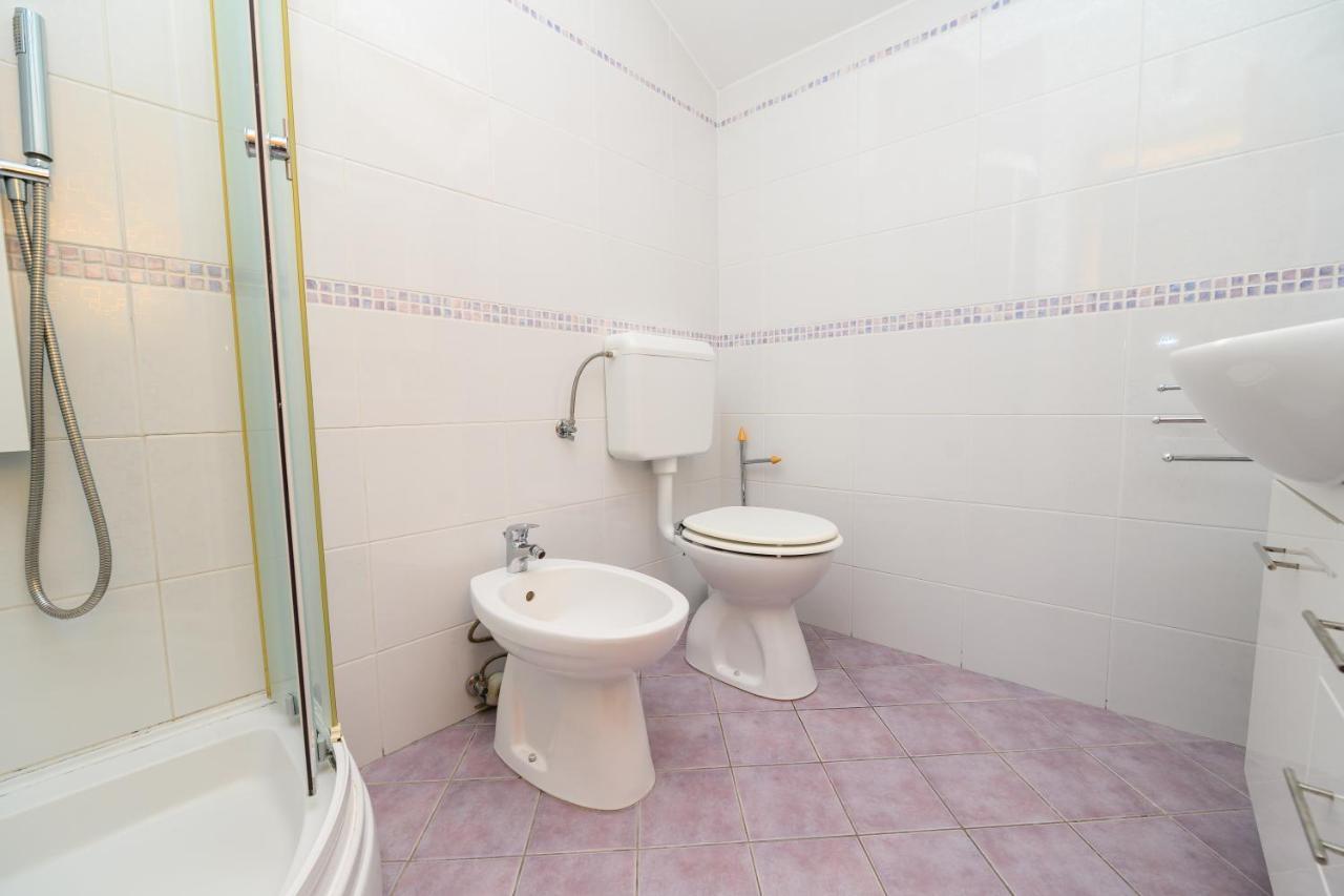 Apartmani Loreta Mali Losinj Exterior photo