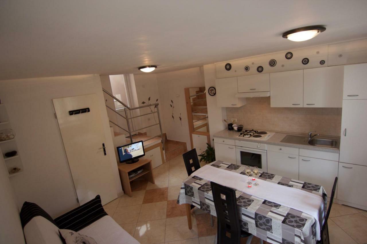 Apartmani Loreta Mali Losinj Exterior photo